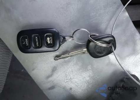 2005 Toyota Camry Xle z USA, uszkodzony, nr VIN 4T1BE32K55U559128